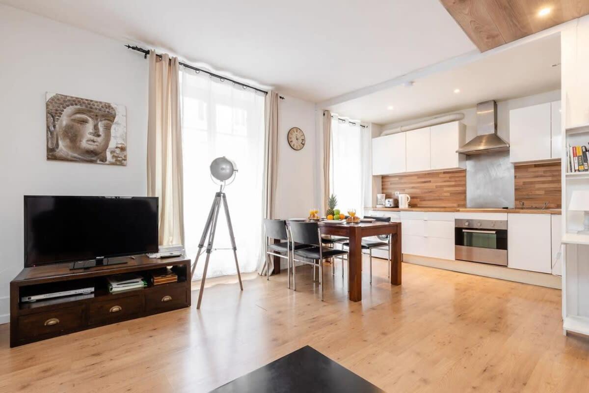 Апартаменты Avenue De Mars 2Br Париж Экстерьер фото